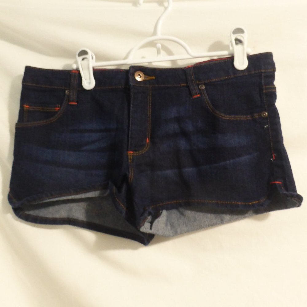 G:21, size 11, dark blue denim shorts, front & back pockets, button & zip fly